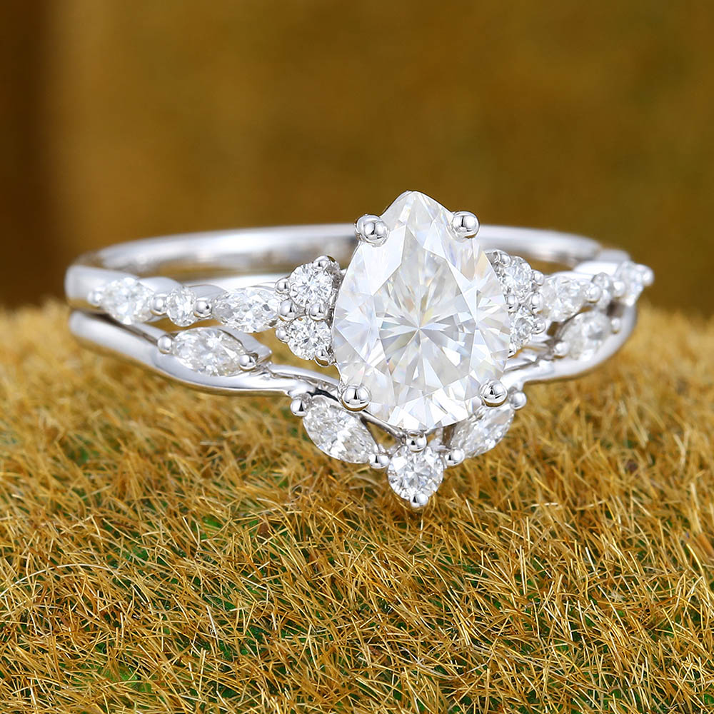 1CT Pear Shaped Moissanite Engagement Ring Set with Cluster Accents