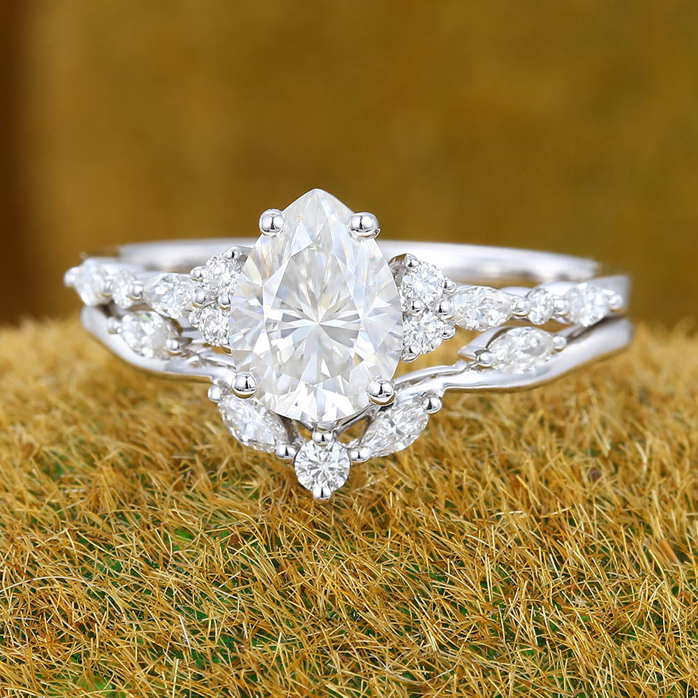 1CT Pear Shaped Moissanite Engagement Ring Set with Cluster Accents