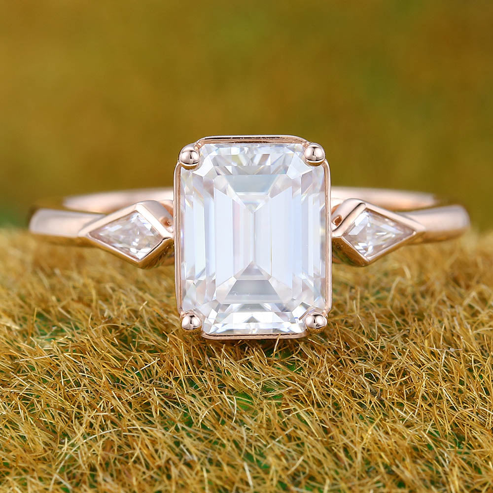 1.5CT Emerald Cut Moissanite Engagement Ring with Kite Accents