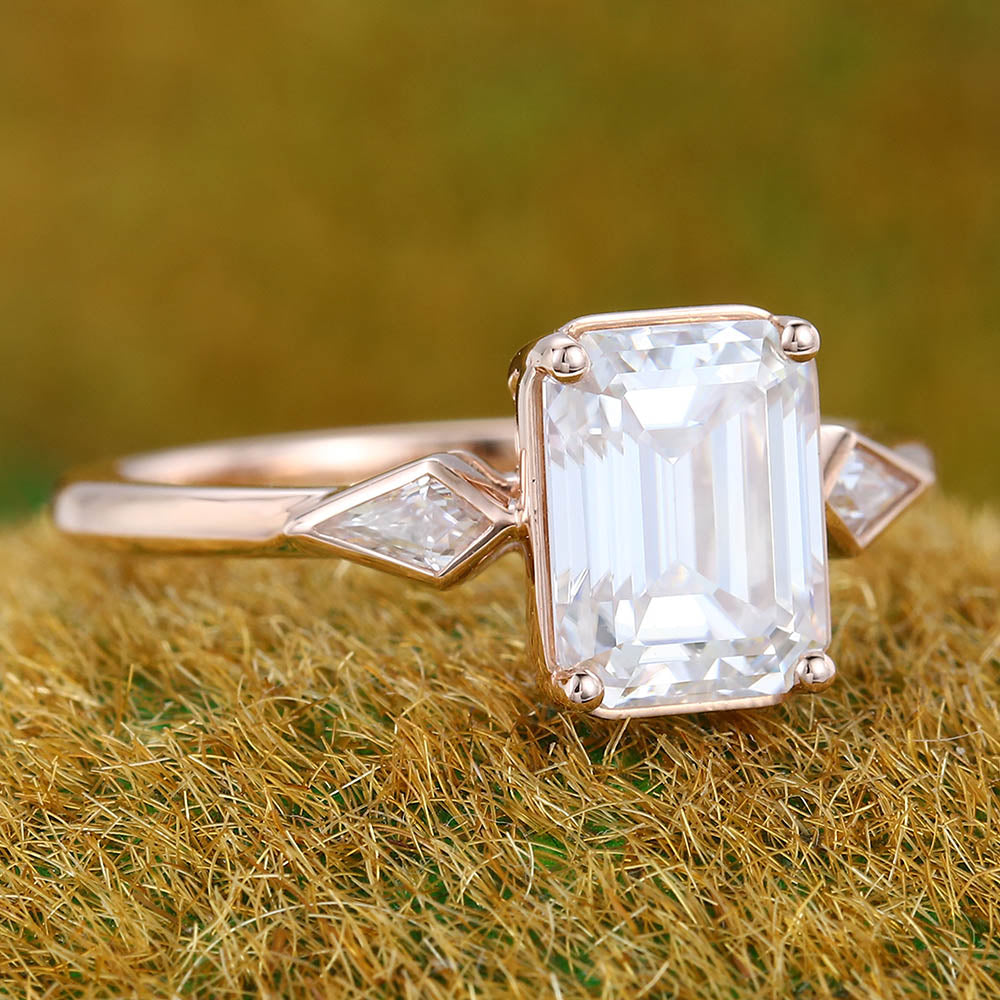 1.5CT Emerald Cut Moissanite Engagement Ring with Kite Accents