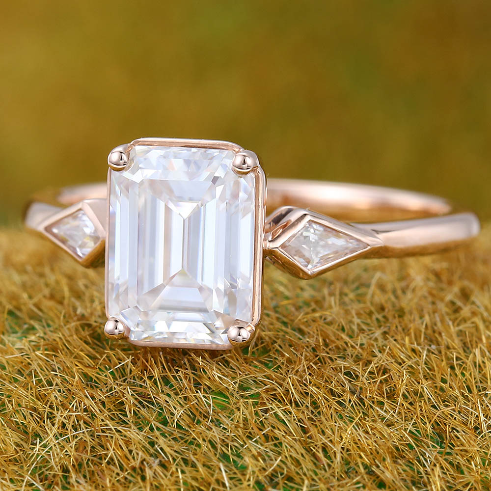 1.5CT Emerald Cut Moissanite Engagement Ring with Kite Accents
