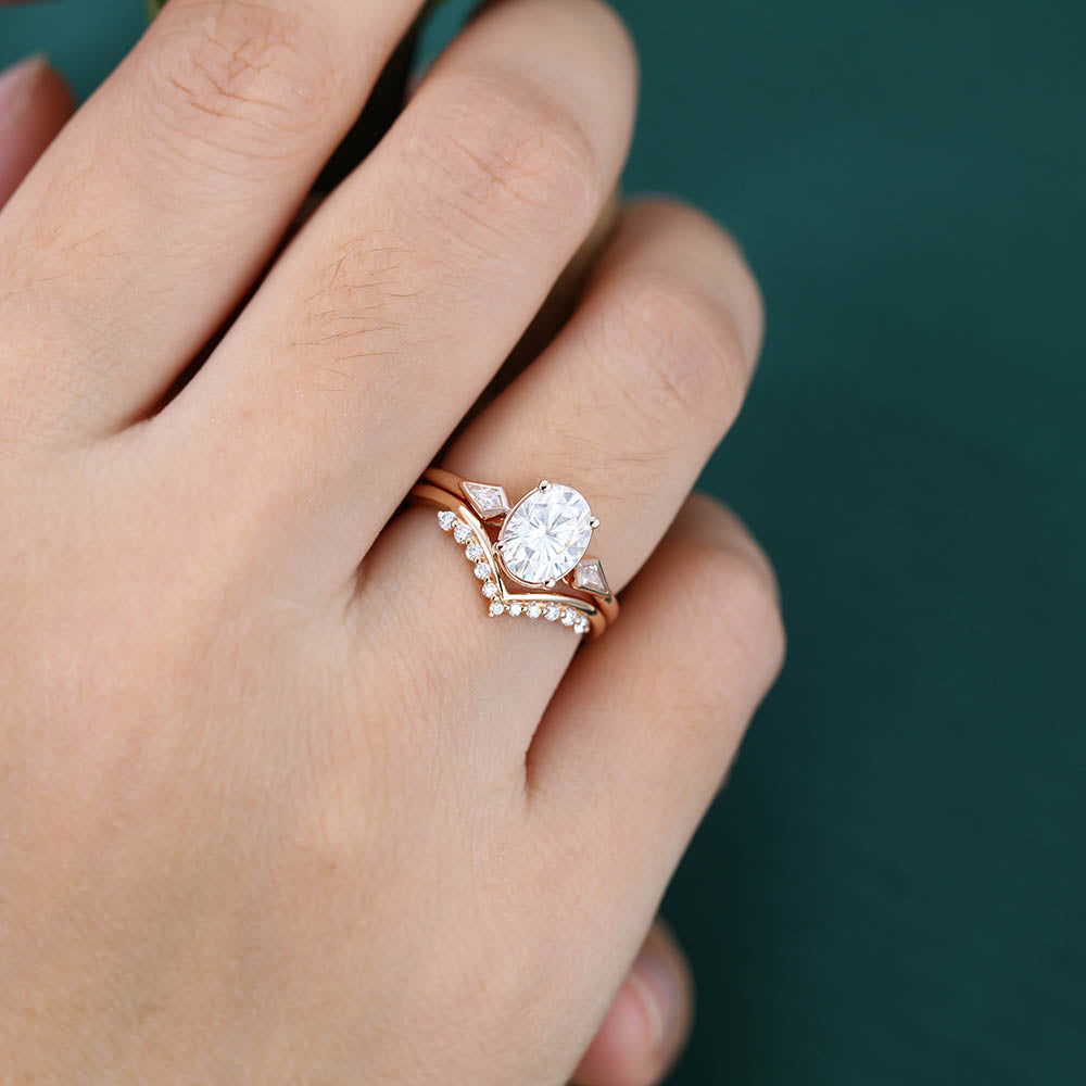 Oval Moissanite engagement ring set Rose gold Moissanite ring Unique Bridal set Kite cut Diamond Curved ring Bridal Promise Anniversary ring