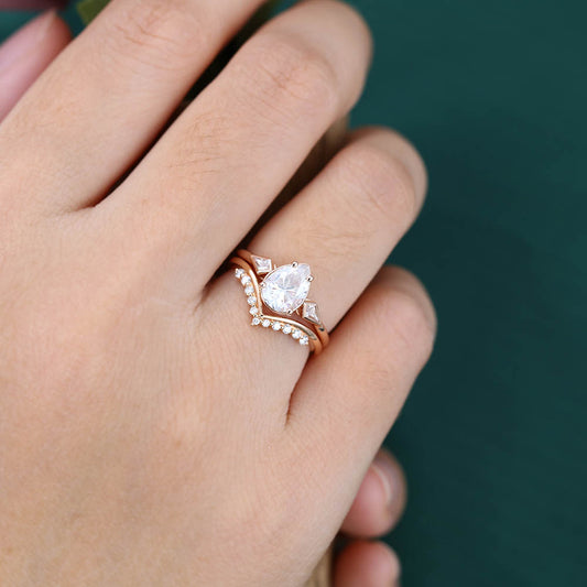1CT Pear Shaped Moissanite Engagement Ring Set with Petite Round Moissanite Accent Bridal Band