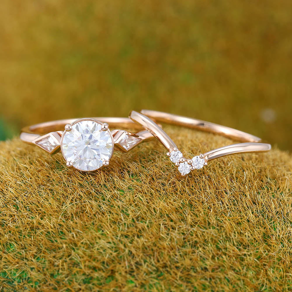 1CT Round Cut Moissanite Engagement Ring Set with Petite Kite & Round Accents