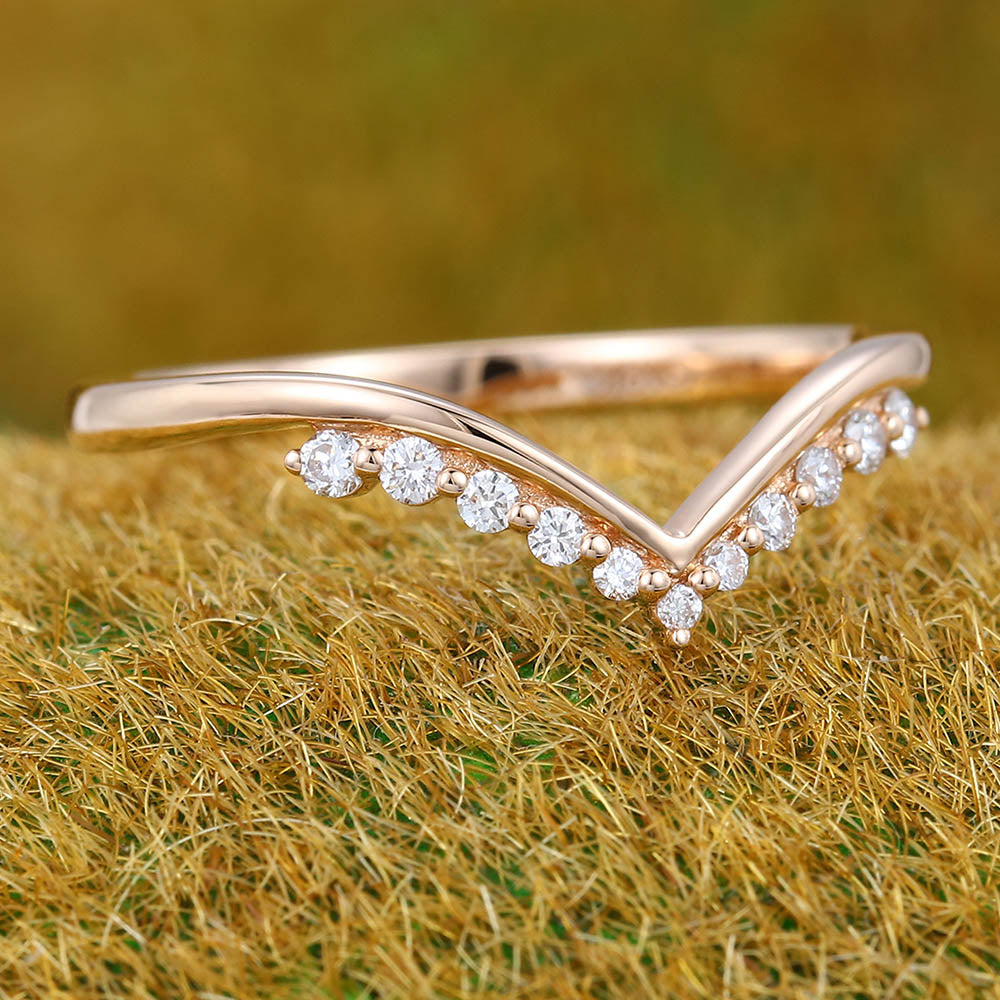 Round Cut Moissanite Curved Wedding Band Stacking Ring