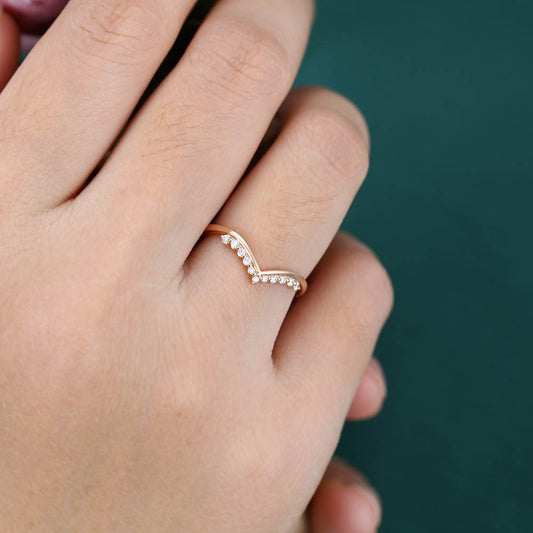 Round Cut Moissanite Curved Wedding Band Stacking Ring