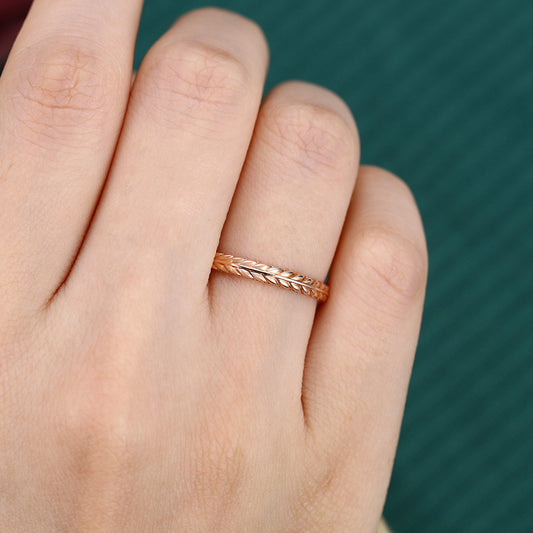 Solid Wedding Band Vintage Leaf Engraved Nature-Inspired Ring